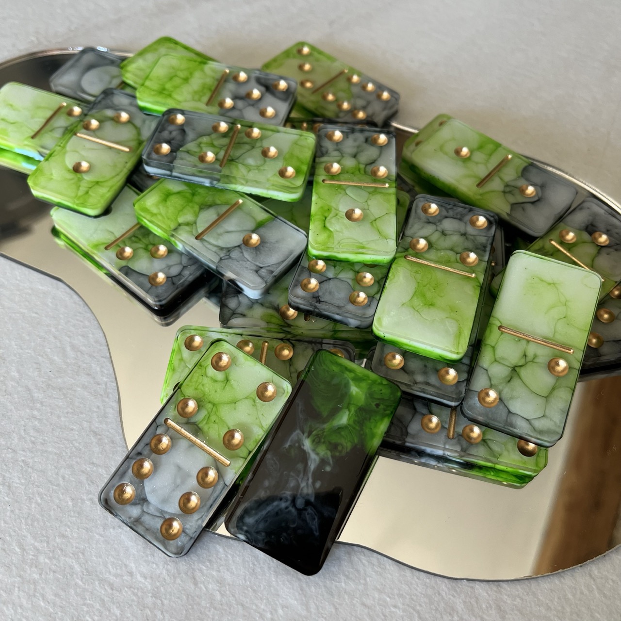 Domino Noir, Vert et Or